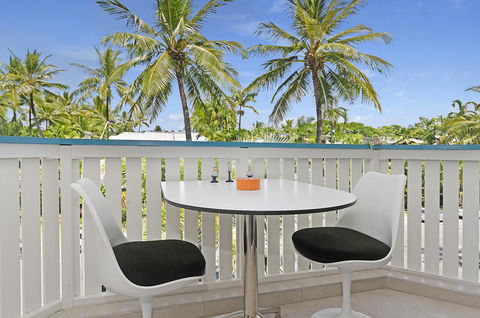By The Sea Port Douglas - Accommodation Batemans Bay 18