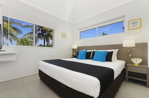 By The Sea Port Douglas - Accommodation Batemans Bay 17