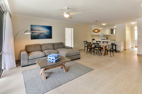 Frangipani 104 - Hamilton Island - Accommodation Batemans Bay 4