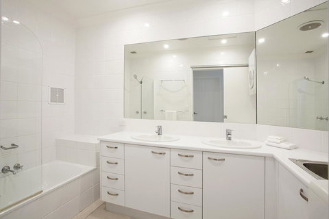 Noosa Shores Resort - Accommodation Batemans Bay 1