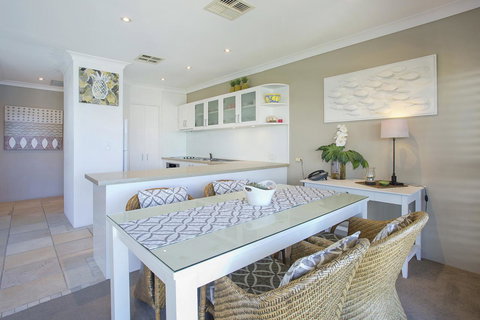 Noosa Shores Resort - Accommodation Batemans Bay 24
