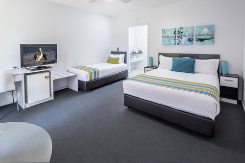 The Beach Motel Hervey Bay - Accommodation Batemans Bay 2