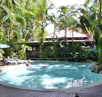 PK's Jungle Village - Hostel - Accommodation Batemans Bay