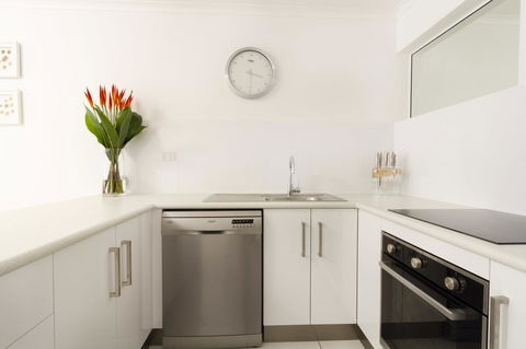 The White House Port Douglas - Accommodation Batemans Bay 10