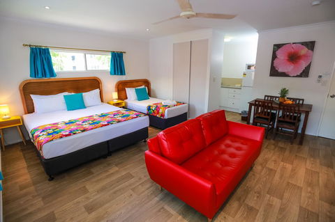Port Douglas Motel - Accommodation Batemans Bay 2