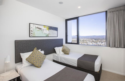 Qube Broadbeach - Accommodation Batemans Bay 2