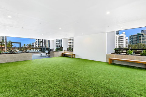 Qube Broadbeach - Accommodation Batemans Bay 23