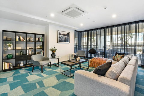 Qube Broadbeach - Accommodation Batemans Bay 33