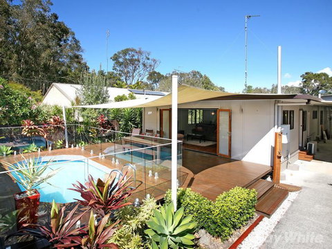 Beach House On Jones Parade, Central Coolum Beach - Accommodation Batemans Bay 2