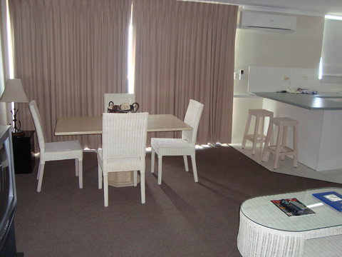 Grosvenor Beachfront Apartments Surfers Paradise - Accommodation Batemans Bay 26