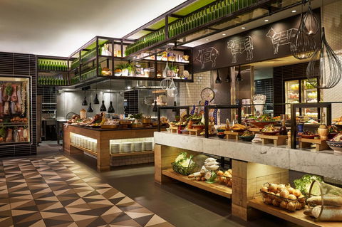 QT Gold Coast - Accommodation Batemans Bay 11