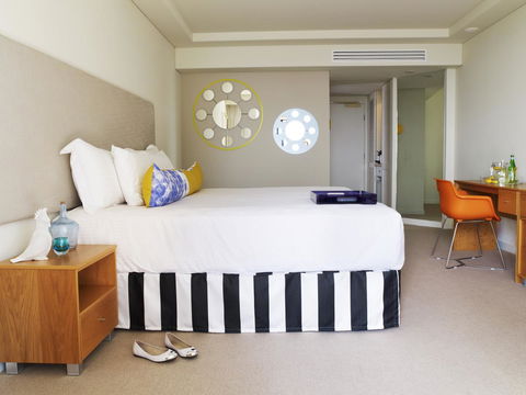 QT Gold Coast - Accommodation Batemans Bay 3