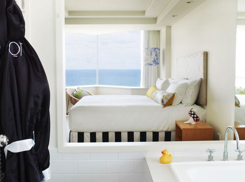 QT Gold Coast - Accommodation Batemans Bay 10