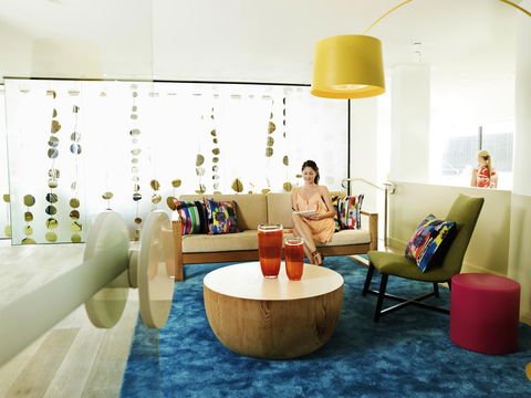 QT Gold Coast - Accommodation Batemans Bay 19