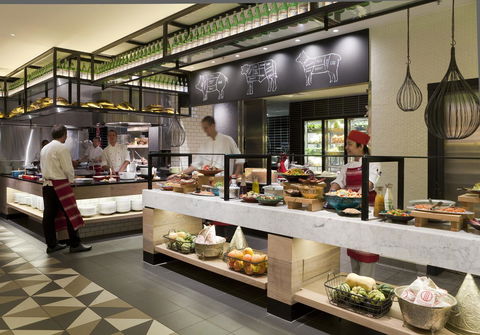 QT Gold Coast - Accommodation Batemans Bay 12