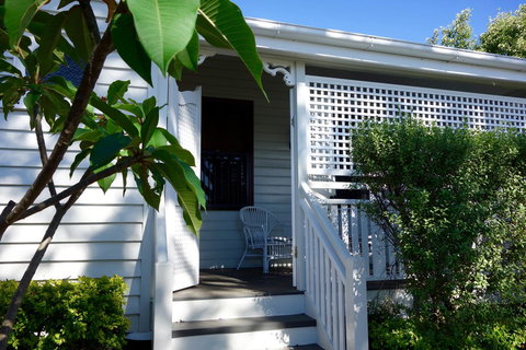 Frangipani House - Accommodation Batemans Bay 1