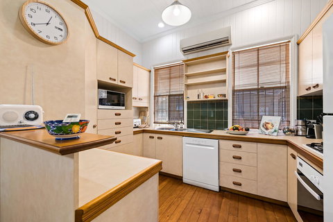 Frangipani House - Accommodation Batemans Bay 11