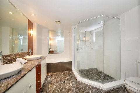 The Towers Of Chevron Renaissance - Holidays Gold Coast - Accommodation Batemans Bay 16