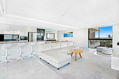 ULTIQA Beach Haven On Broadbeach - Accommodation Batemans Bay 3