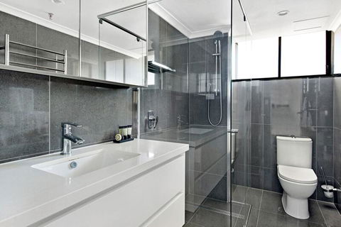 ULTIQA Beach Haven On Broadbeach - Accommodation Batemans Bay 6