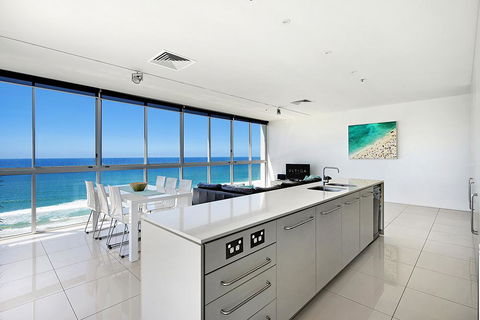 ULTIQA Air On Broadbeach - Accommodation Batemans Bay 1