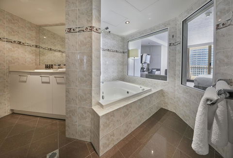 Novotel Surfers Paradise - Accommodation Batemans Bay 10