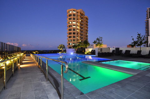 Luxury 3 Bedroom In Heart Of Broadbeach - Accommodation Batemans Bay 11