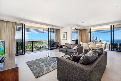 Luxury 3 Bedroom In Heart Of Broadbeach - Accommodation Batemans Bay 0
