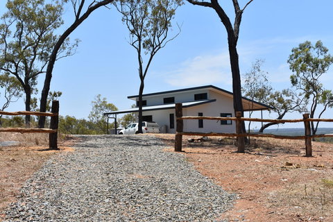 Ironbark House - Accommodation Batemans Bay 0