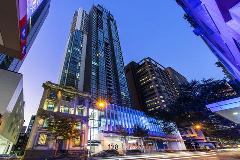 Oaks Brisbane On Charlotte Suites - Accommodation Batemans Bay 0