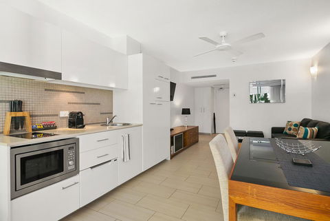 Palm Cove Beach Apartment - Accommodation Batemans Bay 7