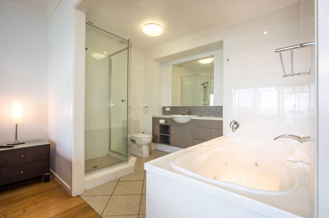 Shorelines Apartments On Hamilton Island By HIHA - Accommodation Batemans Bay 3