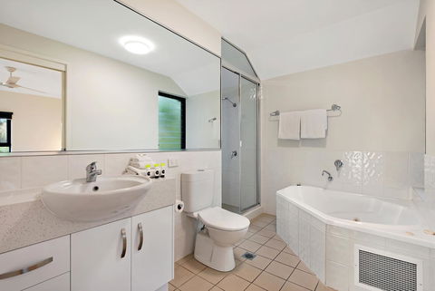 Oasis Apartments On Hamilton Island By HIHA - Accommodation Batemans Bay 25