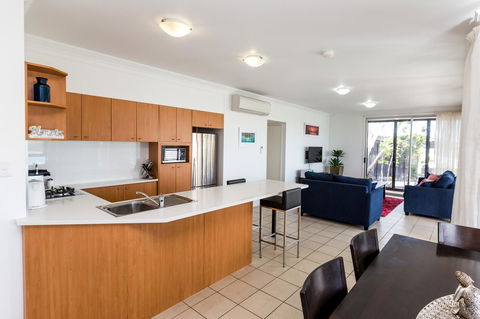 Oasis Apartments On Hamilton Island By HIHA - Accommodation Batemans Bay 3