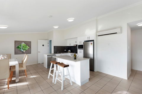 Oasis Apartments On Hamilton Island By HIHA - Accommodation Batemans Bay 41