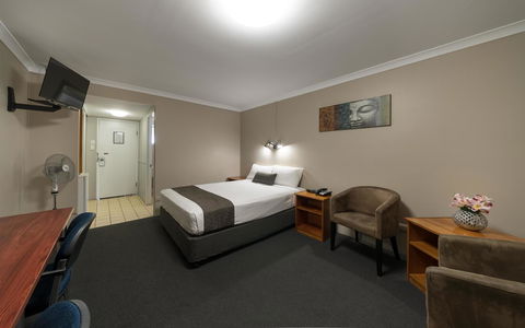 Cosmopolitan Motel & Serviced Apartments - Accommodation Batemans Bay 5