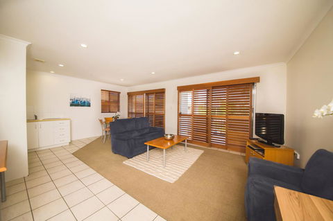 Cosmopolitan Motel & Serviced Apartments - Accommodation Batemans Bay 24