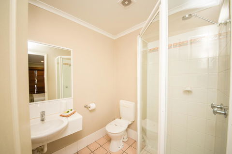Cosmopolitan Motel & Serviced Apartments - Accommodation Batemans Bay 21