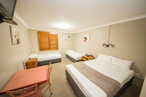Cosmopolitan Motel & Serviced Apartments - Accommodation Batemans Bay 7