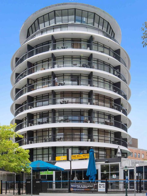 Madison Tower Mill Hotel - Accommodation Batemans Bay 0