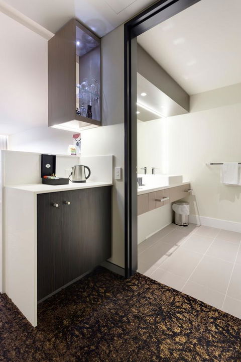 Calamvale Hotel Suites And Conference Centre - Accommodation Batemans Bay 14