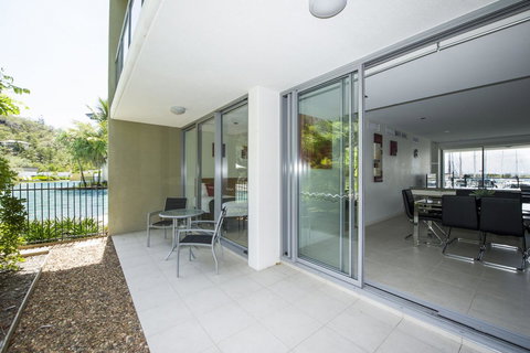Blue On Blue Apartment 914 - Accommodation Batemans Bay 2
