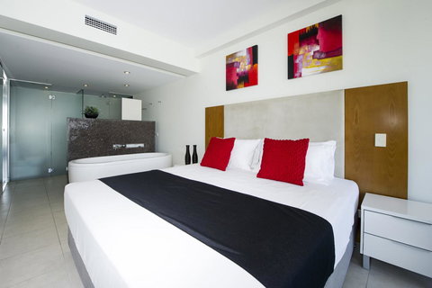 Blue On Blue Apartment 914 - Accommodation Batemans Bay 5