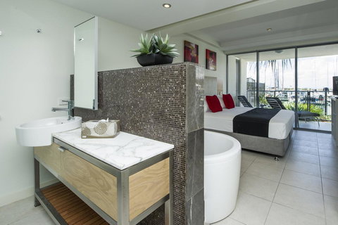 Blue On Blue Apartment 914 - Accommodation Batemans Bay 3