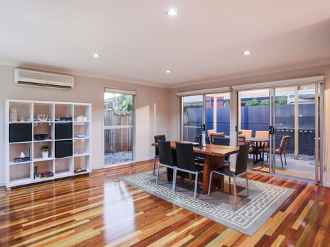 Hamilton Executive - Accommodation Batemans Bay 2