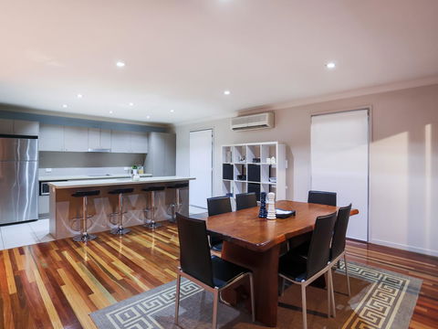 Hamilton Executive - Accommodation Batemans Bay 3