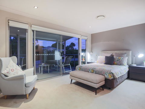 Hamilton Executive - Accommodation Batemans Bay 7