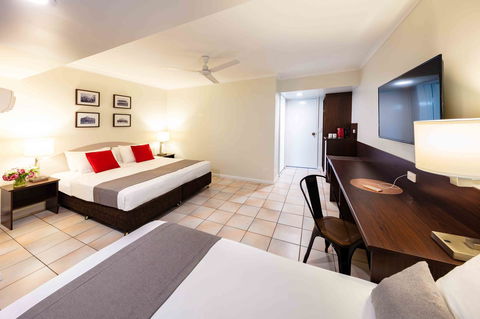 Hides Hotel - Accommodation Batemans Bay 7