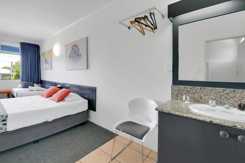 Kangaroo Point Central Hotel & Apartments - Accommodation Batemans Bay 13