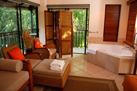 Hibiscus Resort & Spa - Official Onsite Reception & Check In - Accommodation Batemans Bay 10